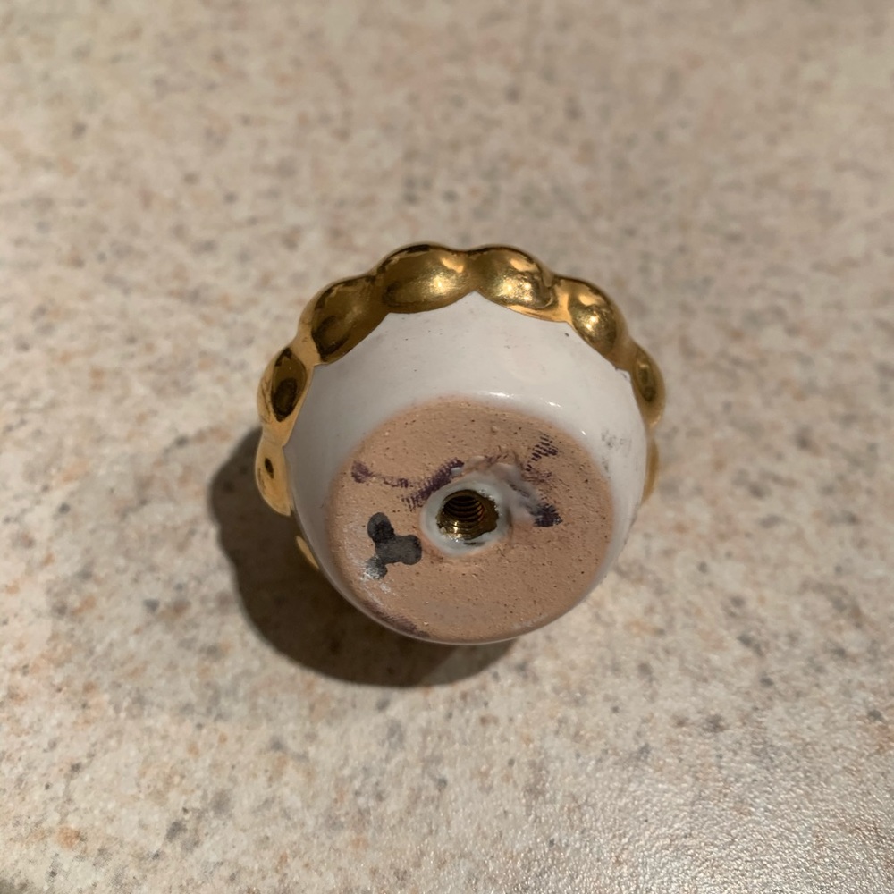 McKenzie child’s knobs - Picture 2 of 4